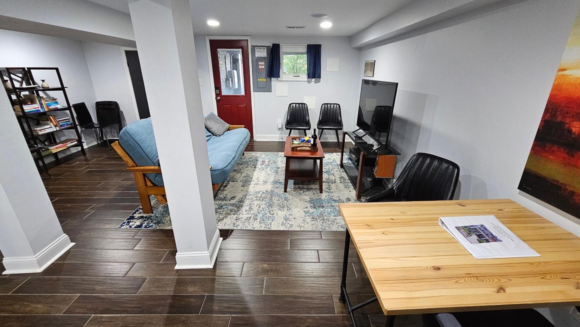English Basement Suite In Petworth, Washington, Dc -- Free Off-Street Parking, Walk To Metro And Restaurants Esterno foto